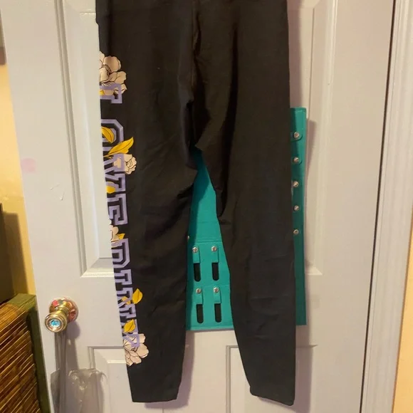 PINK Victoria's Secret Black Leggings with Floral Design - Picture 1 of 2